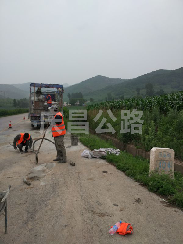 濱海公路壓漿現(xiàn)場