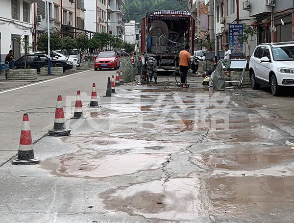 濱海公路壓漿現(xiàn)場