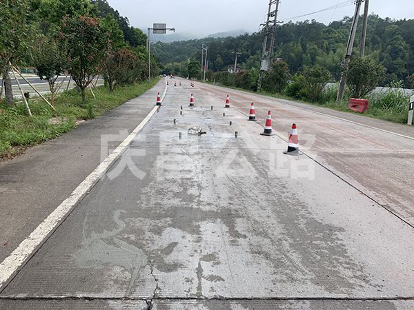 濱海公路壓漿現(xiàn)場