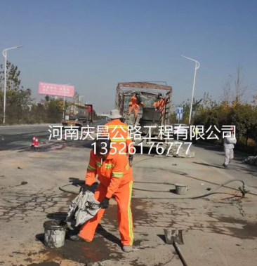 道路注漿施工隊(duì)：進(jìn)行打樁機(jī)作業(yè)須知！